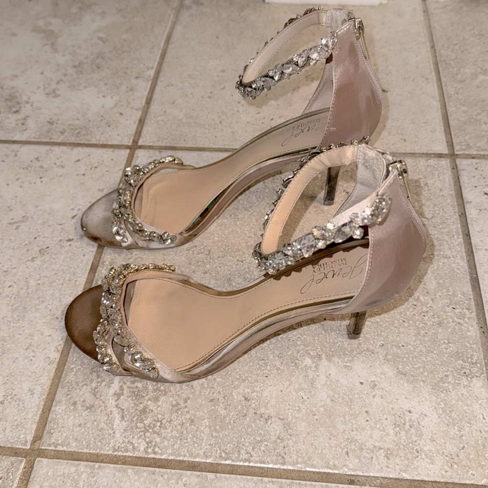 Badgley Mischka Jewel Heels - Picture 5 of 8